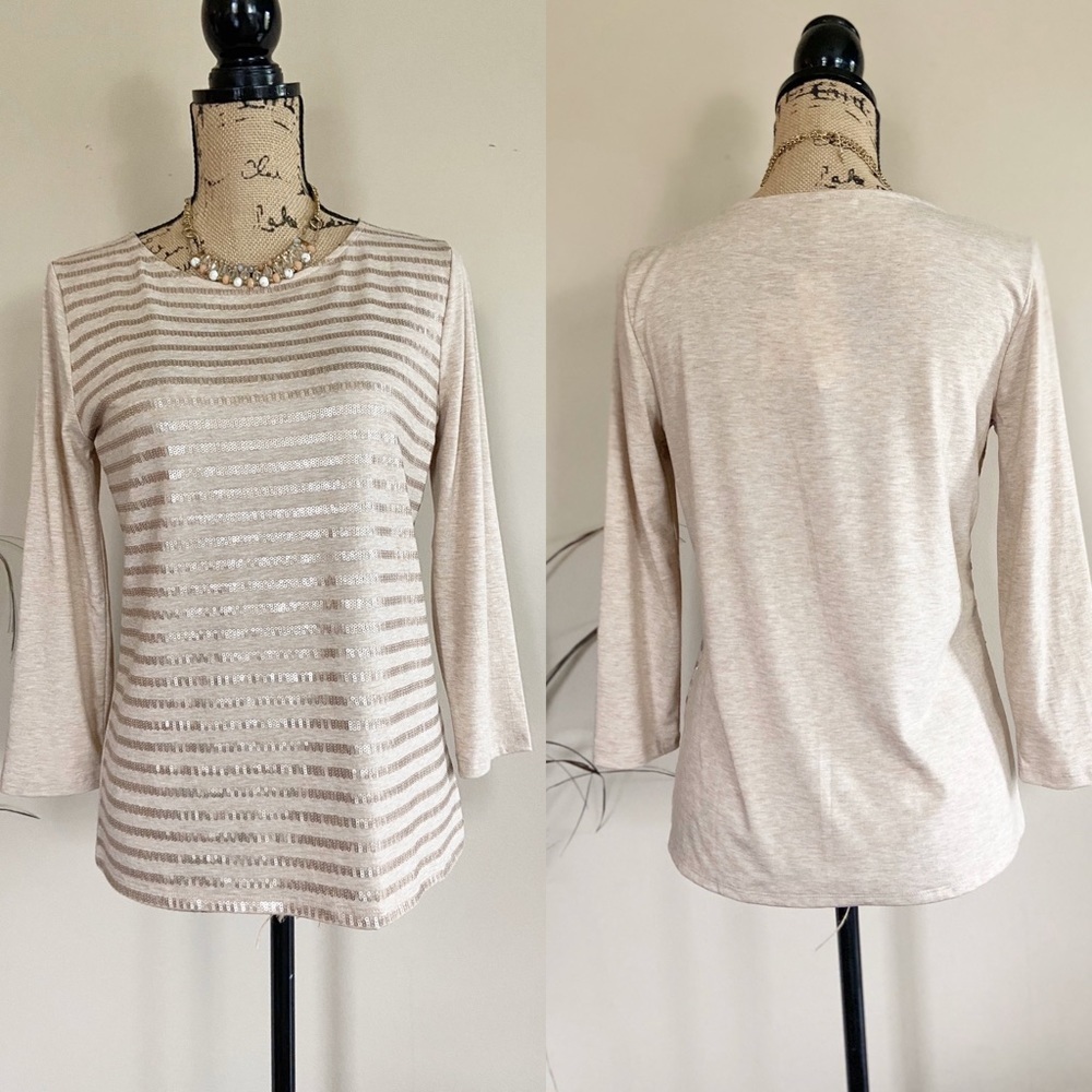 •Liz Claiborne• matte gold sequin tee